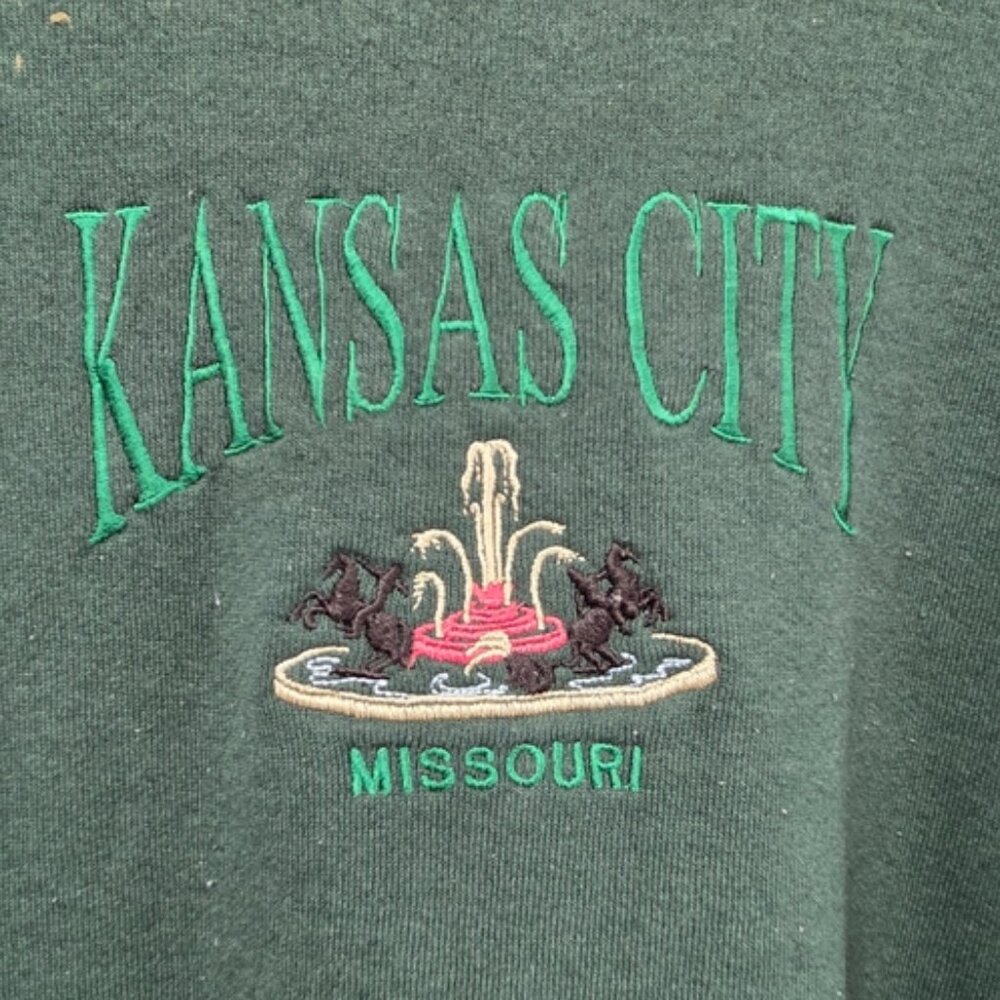 🆓🆓🆓Kansas City, City of Fountains, Green Sweatshirt Unisex “Thrashed" Vintage